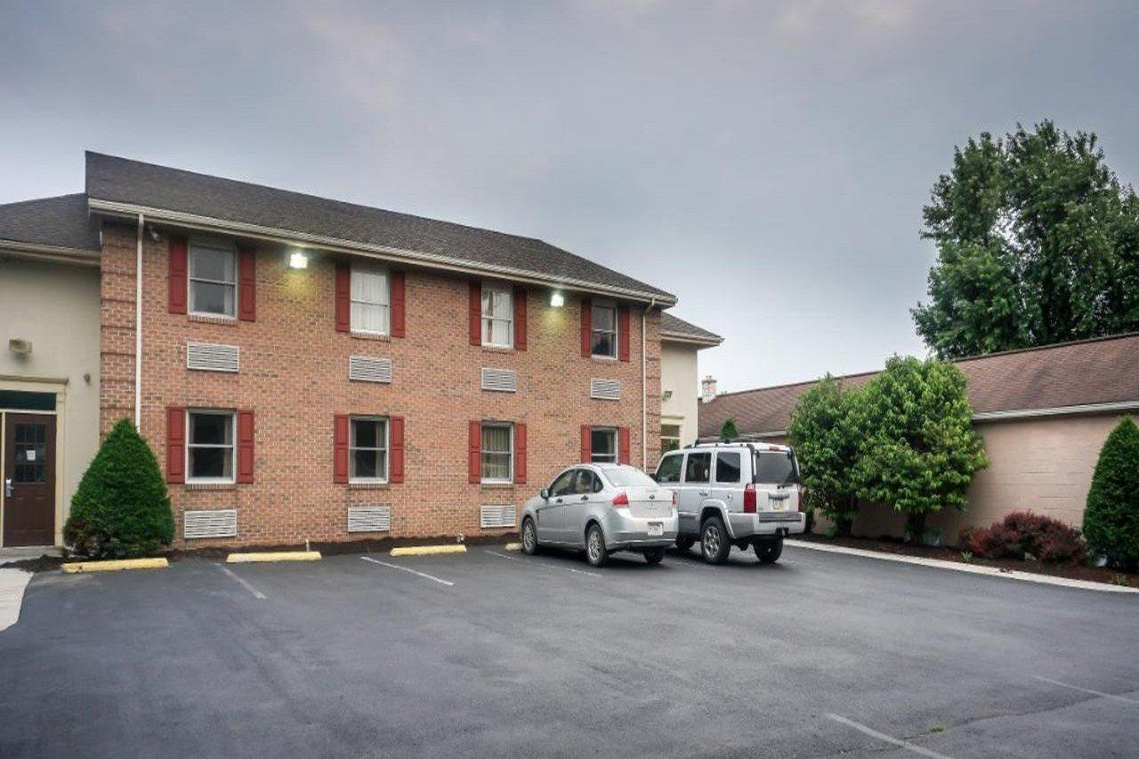 Cocoa Country Inn Hershey Exterior photo