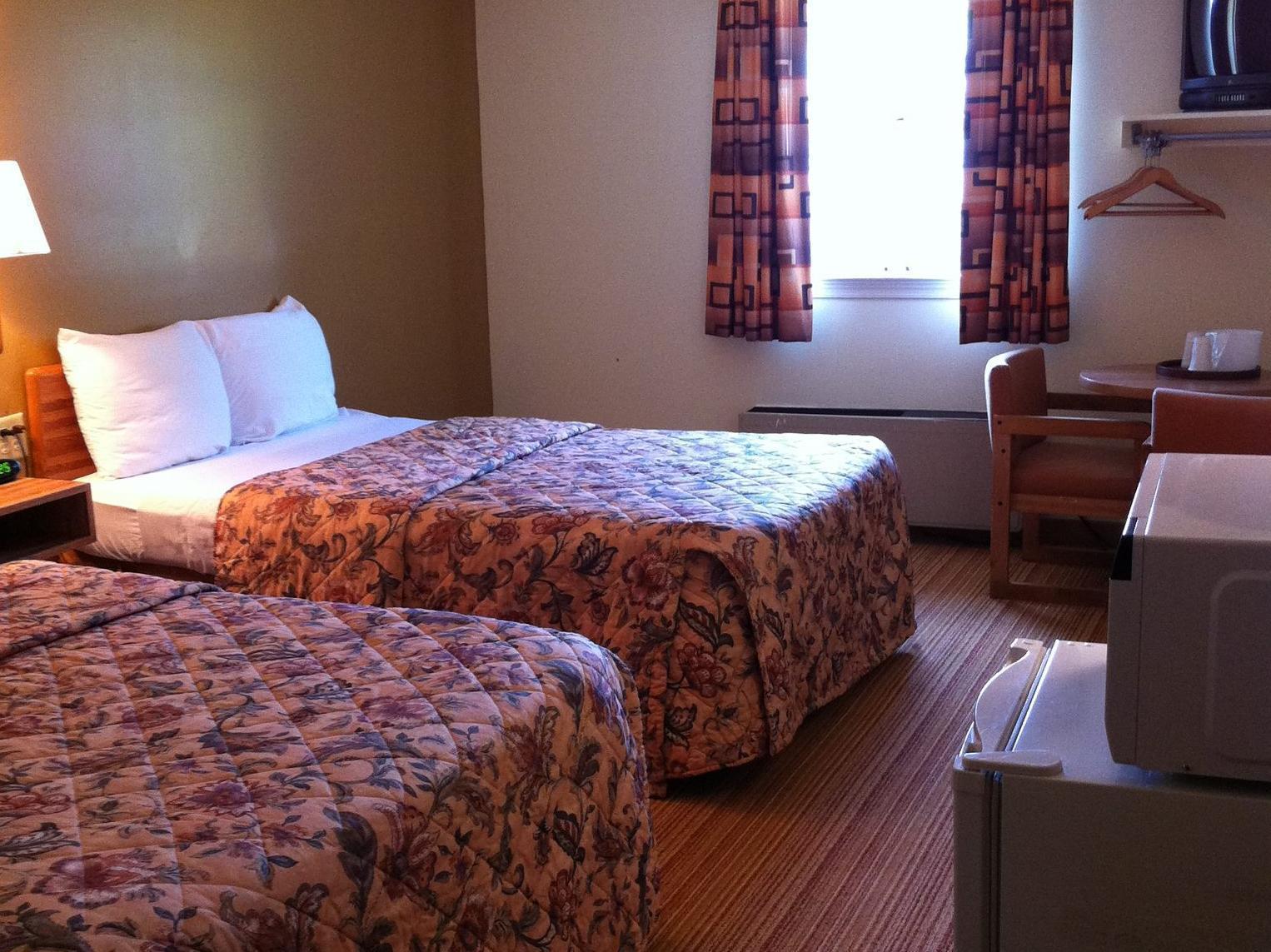 Cocoa Country Inn Hershey Room photo