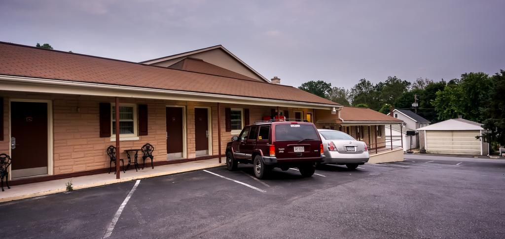 Cocoa Country Inn Hershey Exterior photo