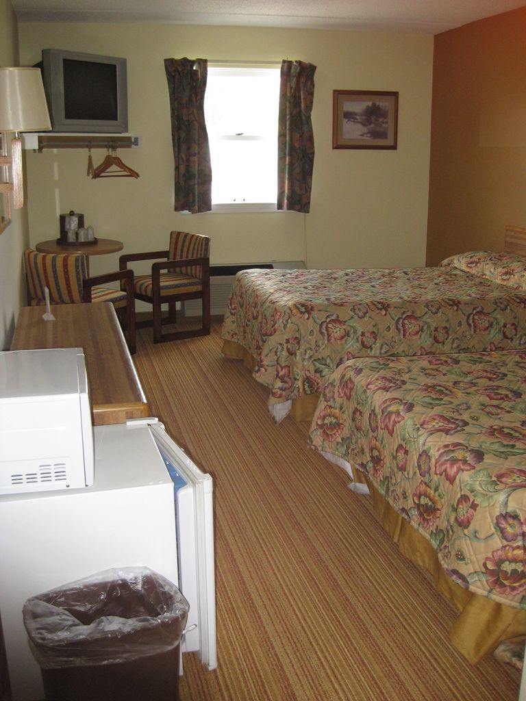 Cocoa Country Inn Hershey Room photo