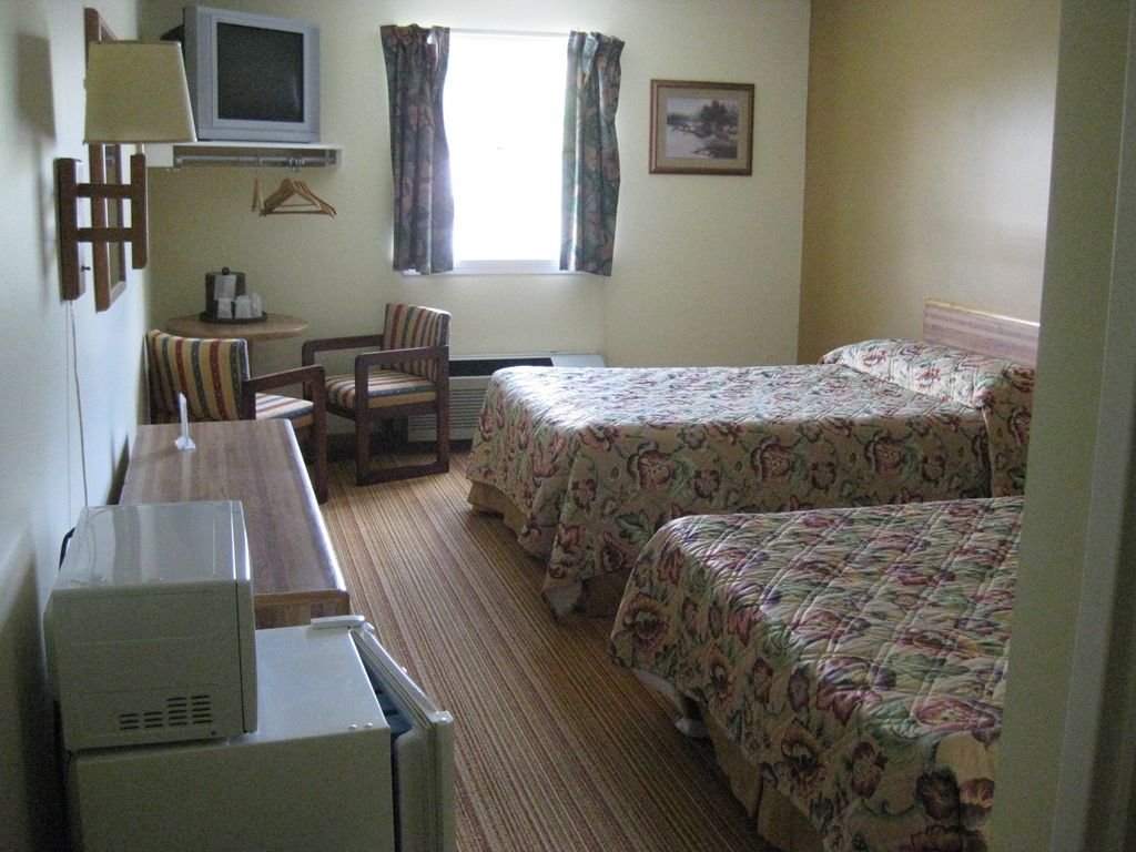 Cocoa Country Inn Hershey Room photo
